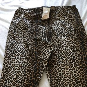 NEW! Leopard print leggings! NWOT